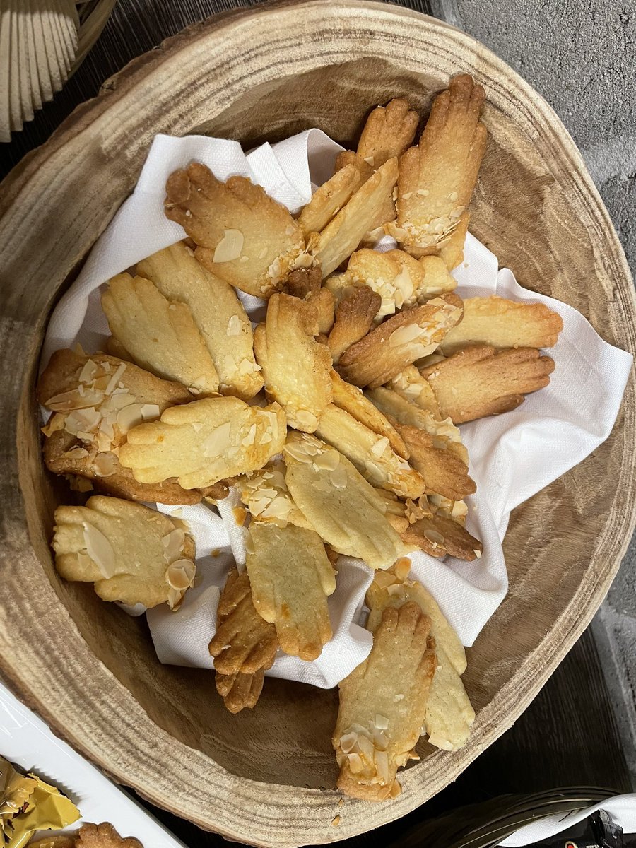MariaHansen67's tweet photo. In Antwerp for the live broadcast of the @ELIAartschools Academy kick off. With real ‘Antwerp Hands’, local specialty! #ELIAAcademy #fast45 https://t.co/i9BYTri1JT