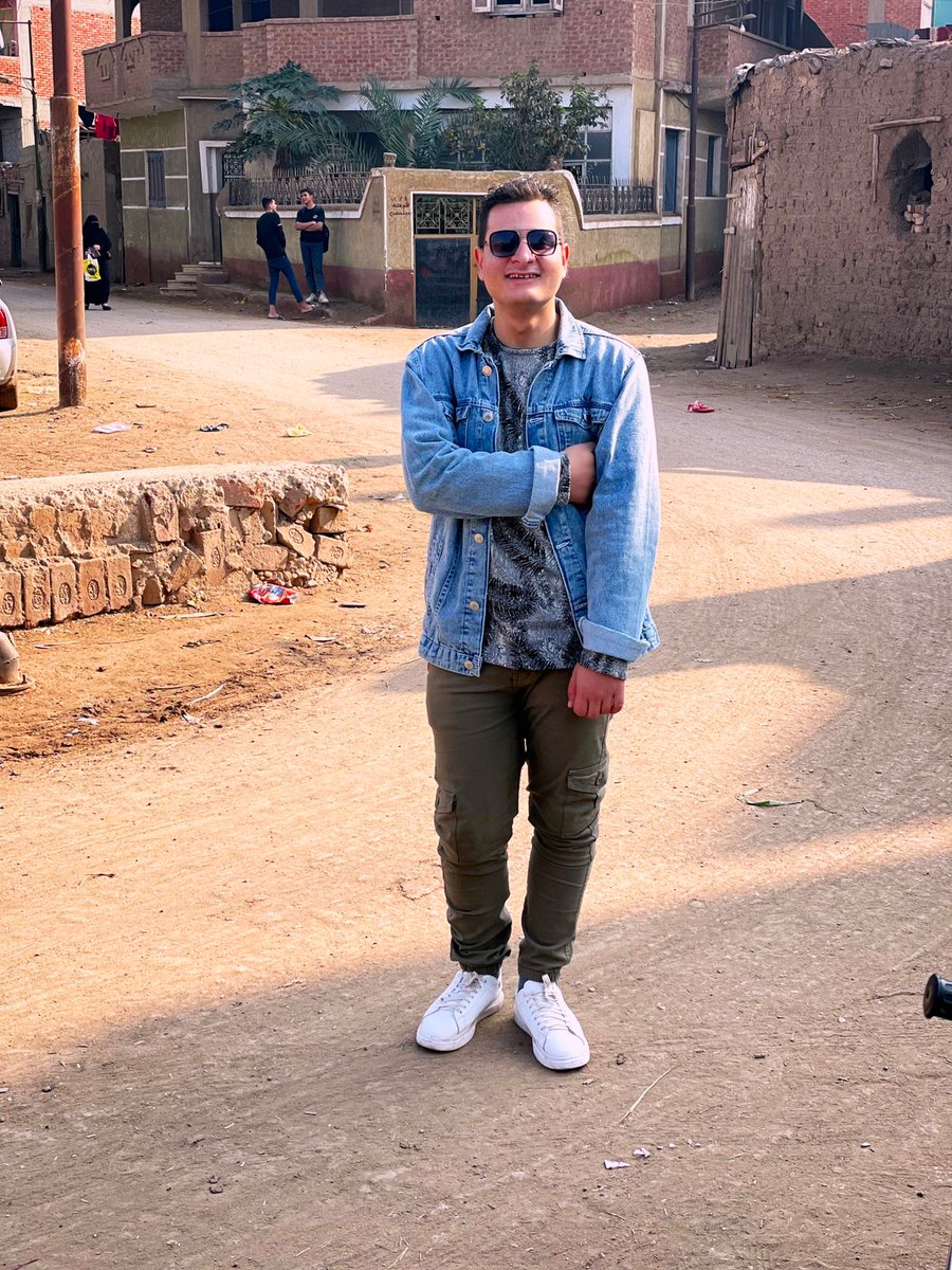 بمناسبة ان انا لسة نازل الكلية اول يوم