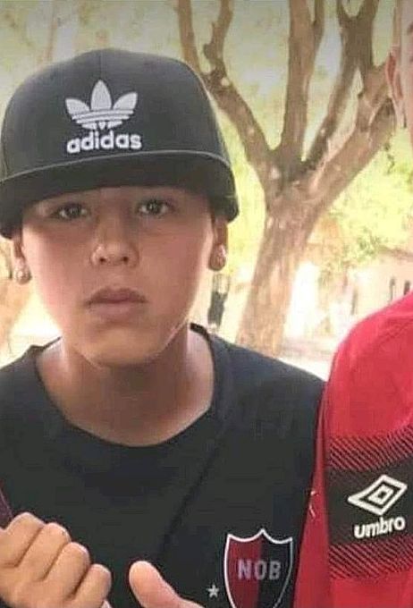 DDHH_SantaFe's tweet photo. Estamos buscando a Yair Leonel Leon de 16 años. Esta desaparecido desde el 23/10/2021 en la ciudad de rosario. Tiene tez blanca, ojos marrón oscuro, cabellos castaño oscuro y contextura robusta. Cualquier información comunicarse con la Secretaría al número 342 535-7756 https://t.co/T3zgDfebjO