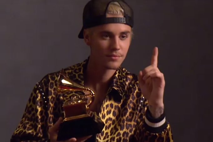 ‘จัสติน บีเบอร์’ ถูกจัดว่าเป็นศิลปินที่ตีคู่กับ Doja Cat และ H.E.R. ที่มีรายชื่อเข้าชิงในงาน #GRAMMYs 2022 มากเป็นอันดับสองครับผม