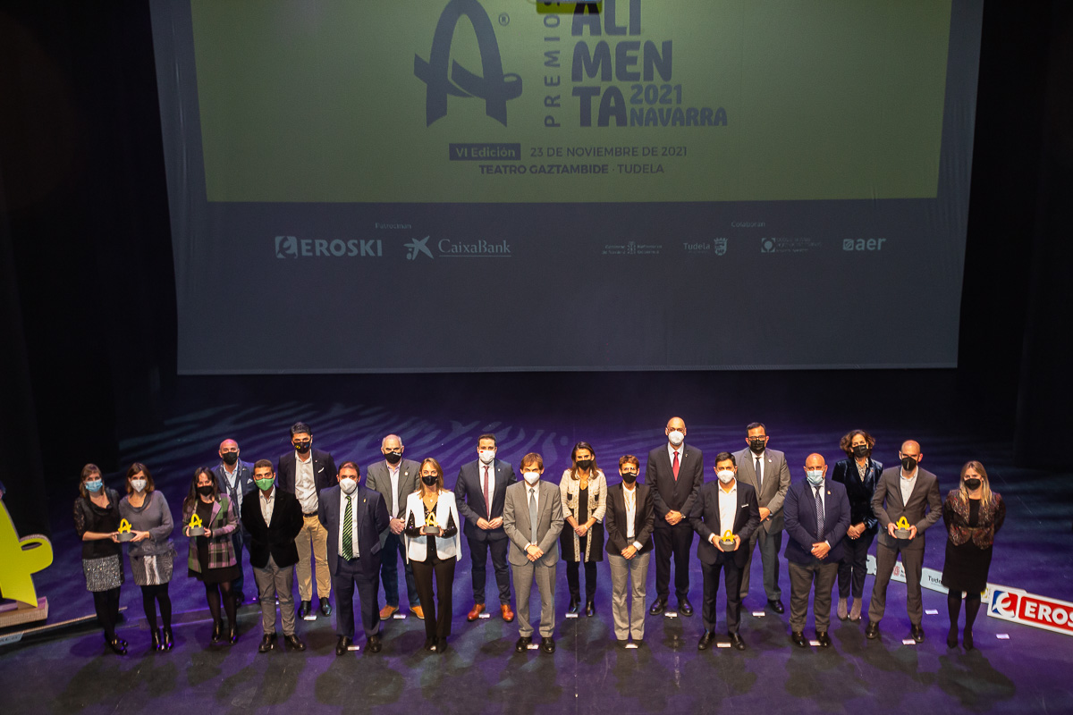 Ayer celebramos los🏆 #PREMIOSALIMENTA2021 🏆 que impulsamos desde <a href="/NagrifoodClust/">Clúster Agroalimentario de Navarra (NAGRIFOOD)</a> junto con <a href="/NavarraCapital/">Navarra Capital</a>. Enhorabuena a los galardonados: Juanma Garro, Harivenasa, <a href="/nucaps_nano/">Nucaps</a>, Pagos de Araiz y Silvia Lázaro👏

📰Acceso a noticias y galería de fotos: nagrifoodcluster.com/noticias/la-ri…