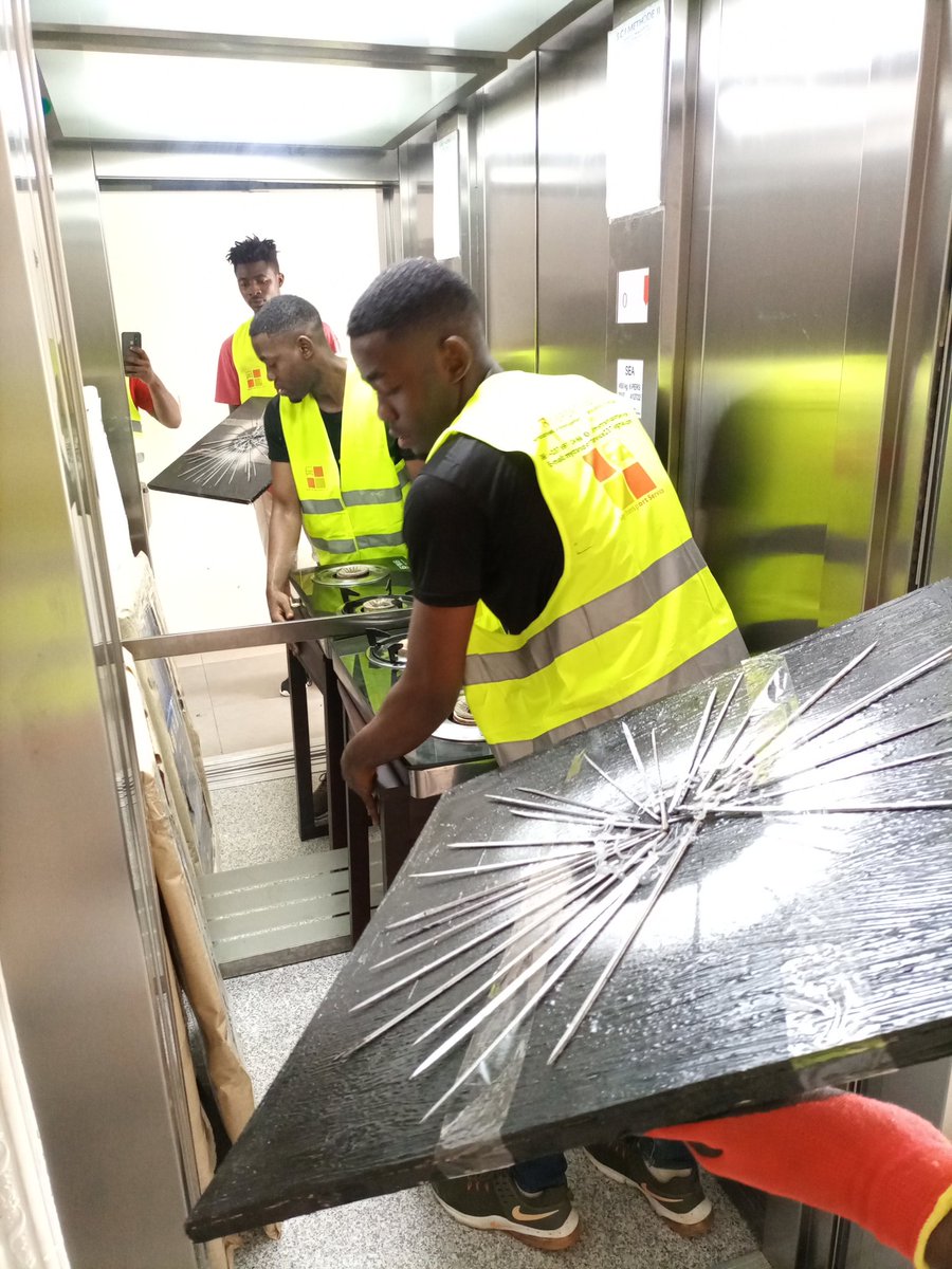 MyTransportServ's tweet photo. Déménagement Douala (kotto) pour Douala ( Sable)

📌 Achat des cartons 
📌Pack : Boss ( emballage - mise en carton - chargement  - transport - déchargement - montage et démontage)
Si vous avez besoin de nos services. 😊 Ecrivez nous👇🏾
https://t.co/1zSst3EVFj

#immobilier https://t.co/NQhQOp7IKi