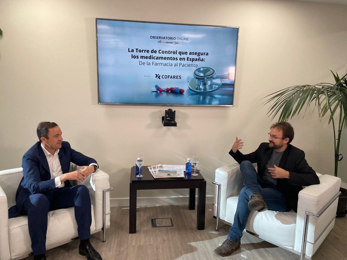 Cofares's tweet photo. “Medimos la puntualidad en rangos de 10 minutos”. @rubenorquin nos cuenta cómo viajan 30 millones de medicamentos cada día desde nuestros centros hacia las #farmacias en el Observatorio de @elEconomistaes. 💊 Todas las claves aquí: https://t.co/9hEDBHmpkY https://t.co/1IkhjdkVQw