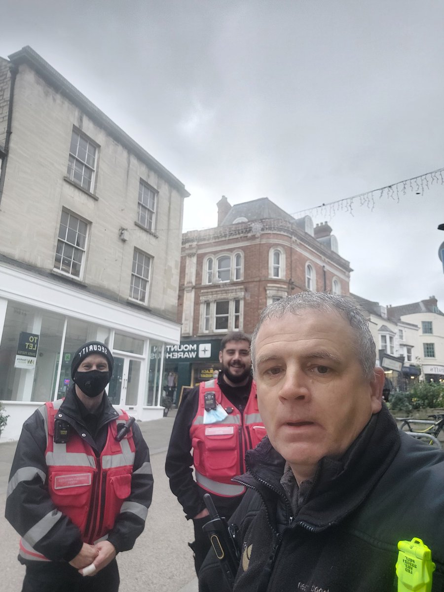 sdc_wardens's tweet photo. Craig has had a very busy morning in #Stroudtowncentre
Met up with staff at @TownStroud
Assisted #community protection officers with incident @GLOSBIDCPO , #flytip reports, #flypost reports and two welfare checks ✅ 😇👍 https://t.co/ciISpMnjqg