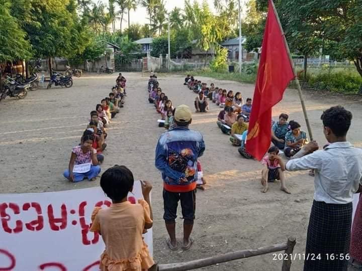 katycho22222's tweet photo. An anti-coup revolutionary strike: Sagaing's #Yinmabin, Beinwechaung Vlg.  
✊🏽🙏🏽💪🏽

ပြည်သူ့အာဏာ ပြည်သူပြန်သိမ်း

LEGALIZATION OF NUG #Nov24Coup
#WhatsHappeningInMyanmar https://t.co/OYqYCQoUJa