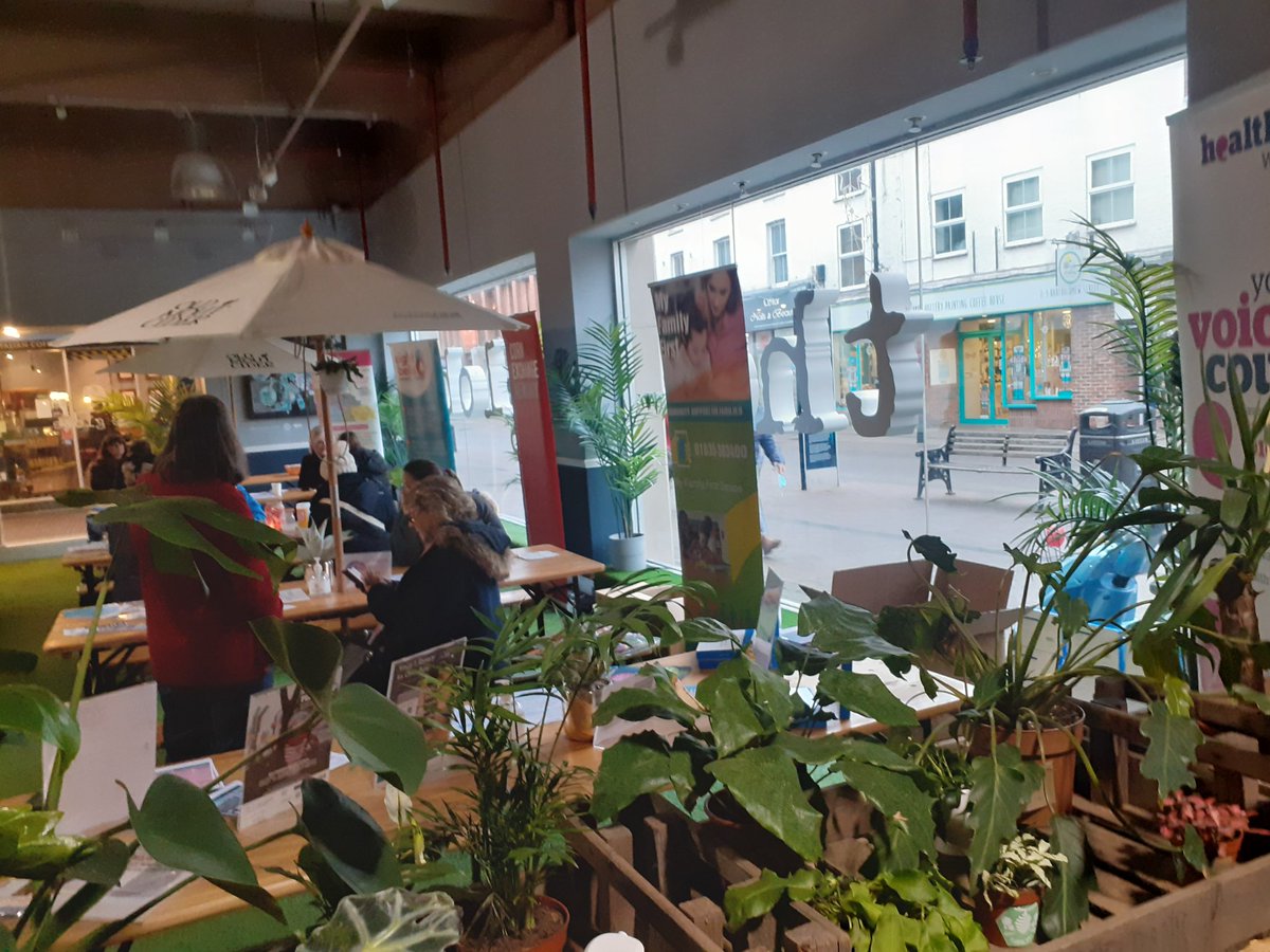 HealthWWBerks's tweet photo. At a busy @educafe with #CommunityTestingTeam talking to a variety of people & organisations about staying #Covid safe in the build up to Xmas #time2test @WestBerkshire @BerksWest_ICP @UKHSA @HealthwatchE @advocacypeople https://t.co/49lHRx5Lft