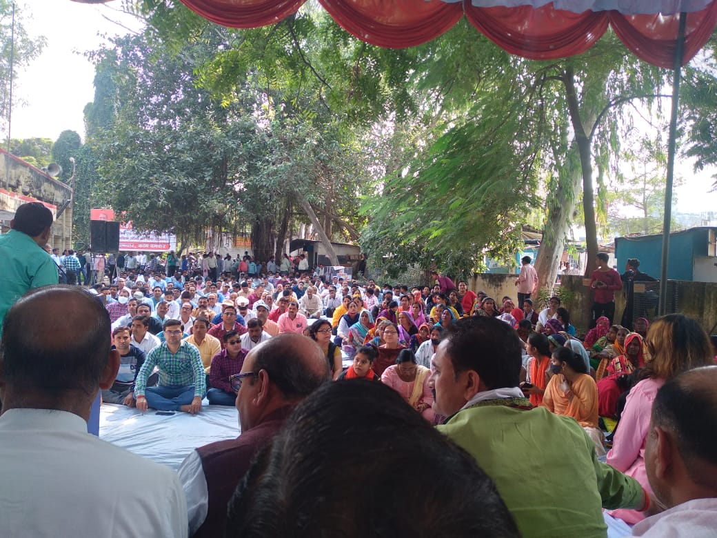 yadavrakesh475's tweet photo. “संघर्ष प्रकृति का “आमंत्रण” है जो स्वीकार करता है, वही आगे बढ़ता है।”
  मित्रों 30 नवंबर का दिन हमारे सुरक्षित भविष्य के उदय का दिन होगा। पांच वर्षों के दौरान हम सबने जितने धरना प्रदर्शन किए हैं उसके सुखद परिणाम 30 को पूर्ण होने की उम्मीद जगी है।
 #30novmberlkochalo https://t.co/pjk5uCUeIN