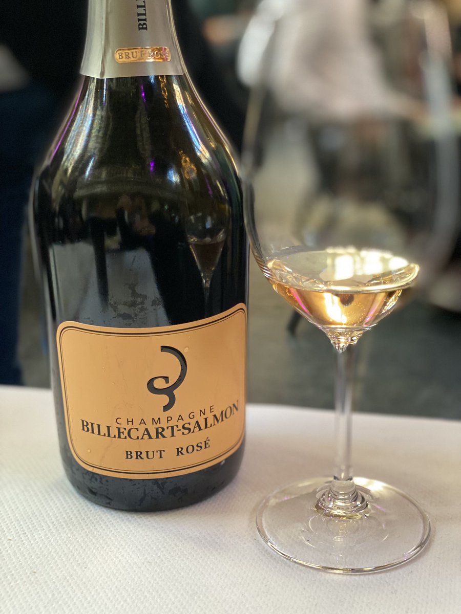 GhislaineMelman's tweet photo. Nog wat highlights van ‘Tour de Champagne’ proeverij van maandag 🥂🍾
@Perswijn bedankt voor de organisatie 😀 https://t.co/rc20TzUQlb