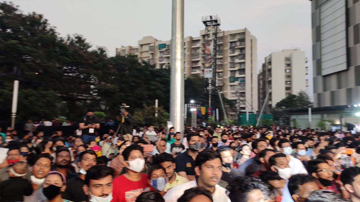 Being SHUBHAM (@itsbeingshubham) on Twitter photo Who said #SalmanKhan's stardom is over ??
Whoever said this go to Pune and see crowd to see Megastar <a href="/BeingSalmanKhan/">Salman Khan</a>
#Antim #AayushSharma Who said #SalmanKhan's stardom is over ??
Whoever said this go to Pune and see crowd to see Megastar <a href="/BeingSalmanKhan/">Salman Khan</a>
#Antim #AayushSharma