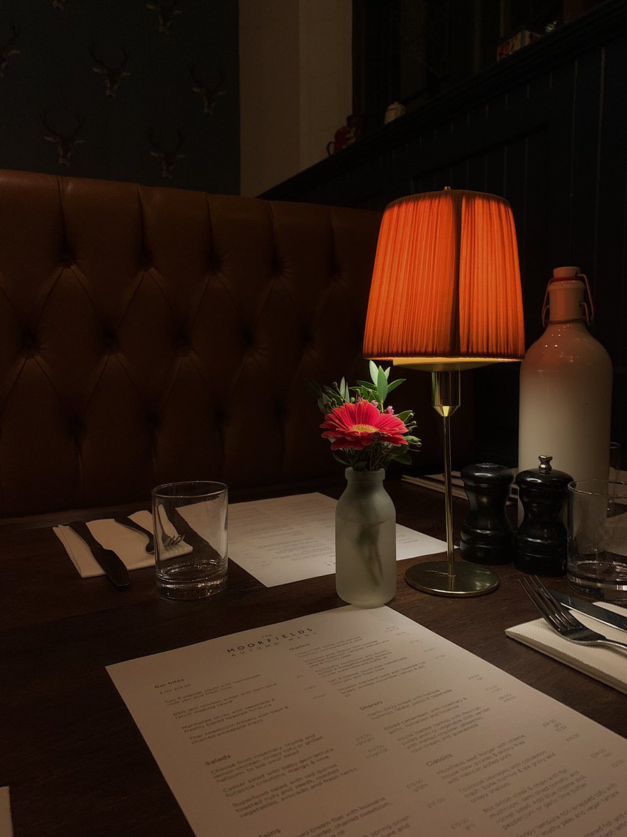 TheMoorfields's tweet photo. Itโs beginning to look a lot like Christmas!
#Christmas #GastroPub #BathPub #Family #Festive https://t.co/NH3lSkDm0Y