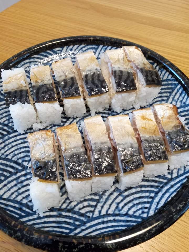 世界的に見て、米を調理する前に洗うのってだいぶ少数派な気がする。 焼き鯖寿司美味い