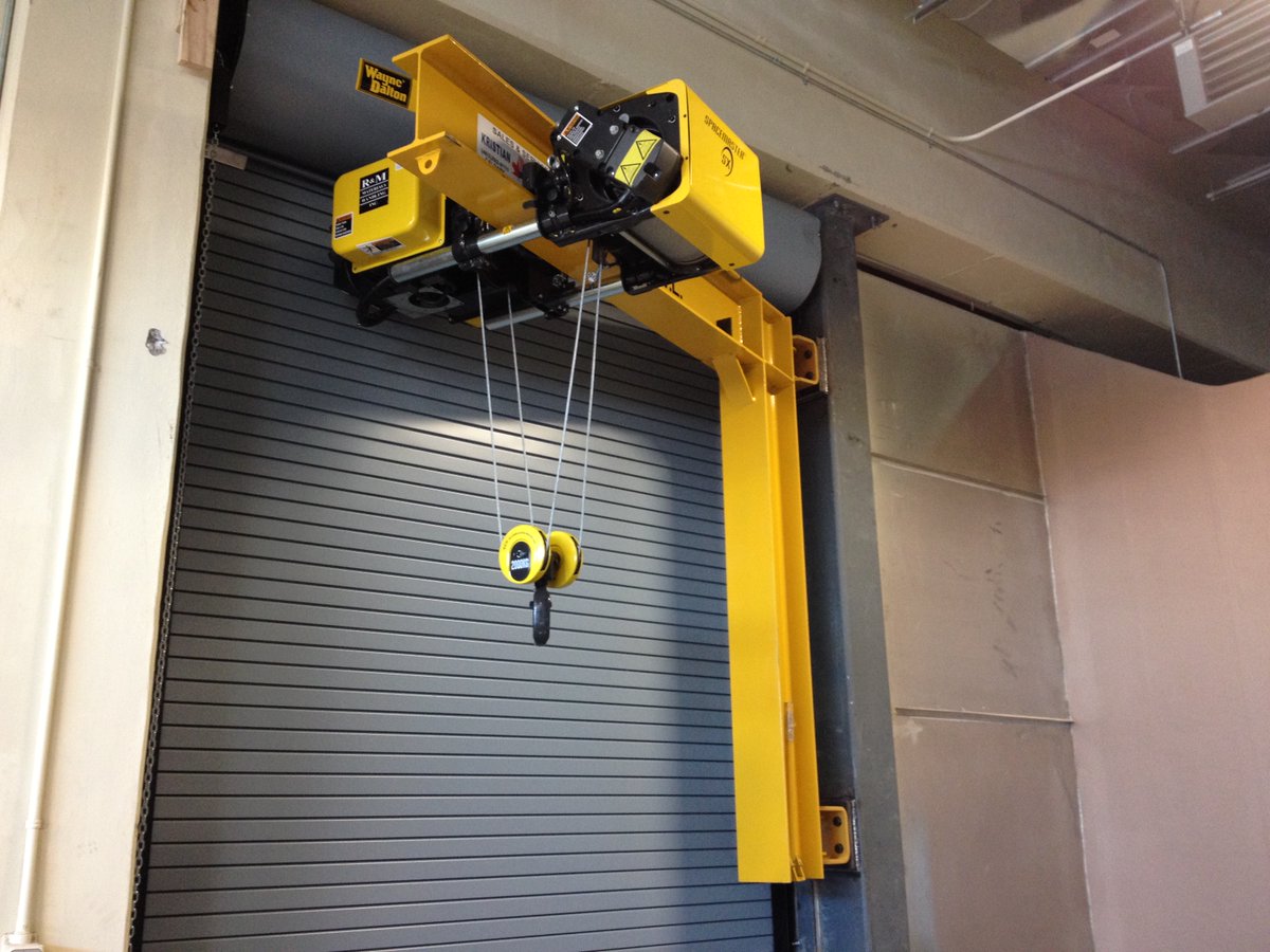 Kristian_Ltd's tweet image. Wall bracketed I-beam jib crane for our customers upper loading dock window.

#jib #jibcranes #loadingdocks #materialhandling #crane #cranes #jibcrane #ibeam #loadingandunloading #liftingequipment