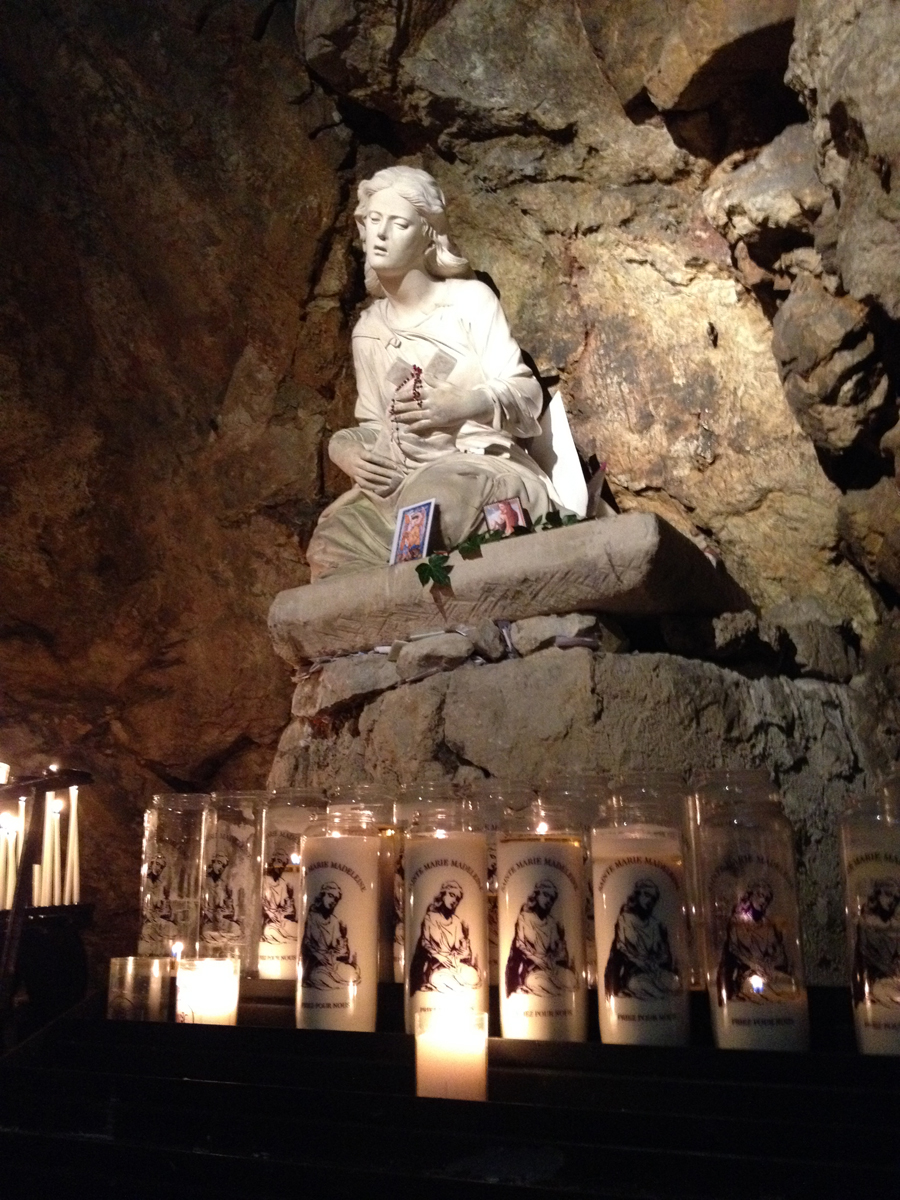 [Sur le Webzine]

Cette semaine sur le Webzine, Florence vous propose de (re)découvrir la grotte de Marie-Madeleine, au cœur du massif de la Sainte-Baume, à 50 kilomètres de Marseille

enfranceaussi.fr/la-grotte-de-m…

#EnFranceAussi #MyProvence