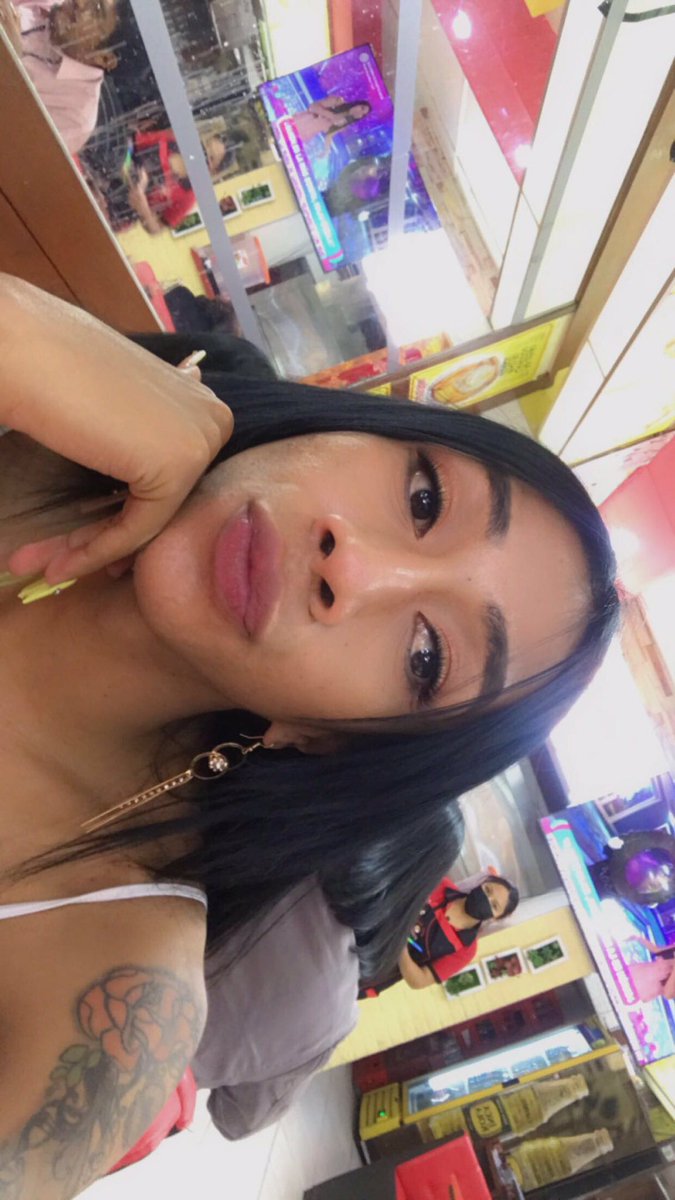 AlezTransexual1's tweet photo. Carita / Culito. #translady #shemalefantasy #shemalehot #TransIsBeautiful #transperu #transecuador #Transchile https://t.co/MWuFouoamJ