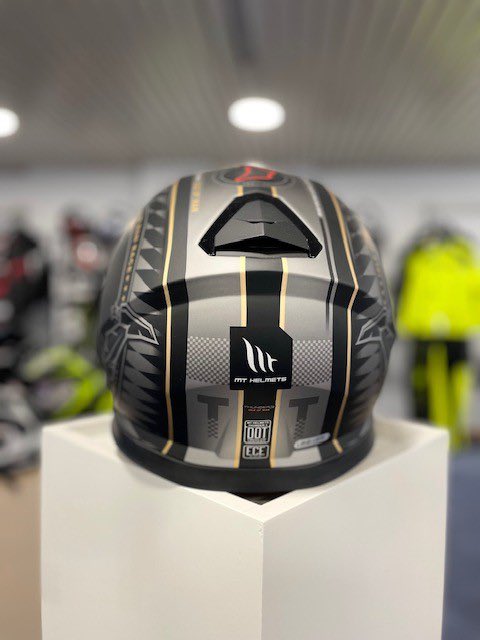 miferso's tweet photo. Si estas pensando en cambiar tu casco, este es el momento ✊🏼💥 

💥 CASCO MT THUNDER ISLE OF MAN GRIS💥 Tallas disponibles 🤜🏼 L 💪🏼😎

😱Aprovecha la Black Week de Miferso 🙌🏼

#miferso #helmets #cascosdemoto #santander #islademan #isleofman #manisland #islandofman https://t.co/aQNYB9r3aj