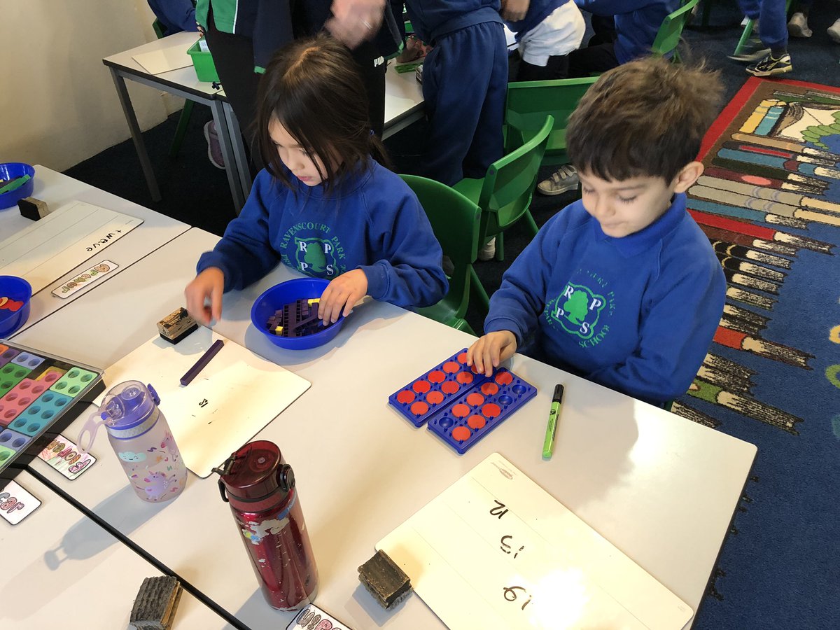 RPPS_LowerS's tweet photo. Making links between different representations and ‘teen’ numbers, Year 1 built numbers in different ways @Numicon #dienesrods #tenframes #RPPSmaths https://t.co/F1TLinOcyb
