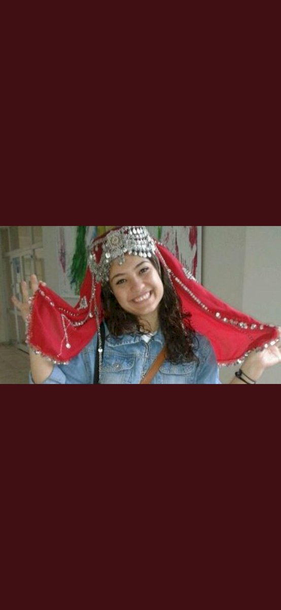 EsraDarc1's tweet photo. Tarih öğretmeni olamadan şehit edilen Fırat Çakıroğlu, 
Öğretmen olmanın sevinci yarıda kalan Aybüke Yalçın 
Geride boynu bükük öğrenciler bırakan Necmettin Yılmaz,
Babası ile birlikte şehit olan Neşe Alten,
Vee daha niceleri
En çok sizin gününüz kutlu olsun🇹🇷🇹🇷
#ÖğretmenlerGünü https://t.co/u8oKnZUq46