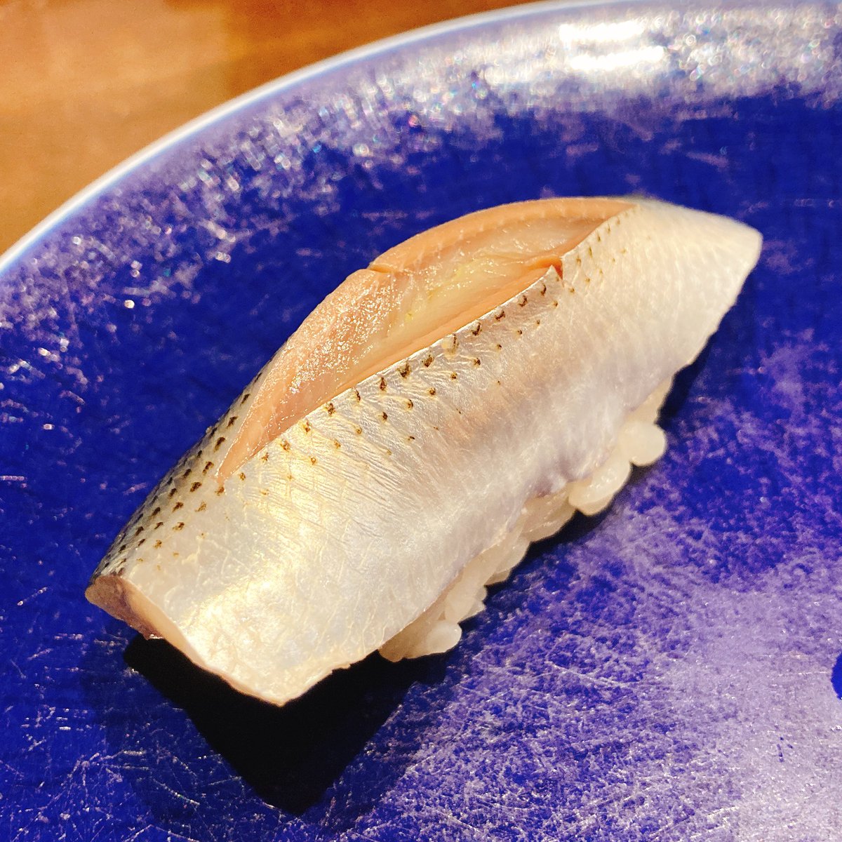 「村長さん!!! 国分寺北口にある『もがみ』の寿司がメチャクチャ美味いですよ!!!」って声を聞いたので早速行ってきましたー 『小肌』250円 ...