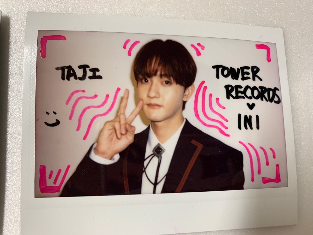 タワーレコード渋谷店 auf X: „【#INI】 サイン色紙、ポラロイド展示