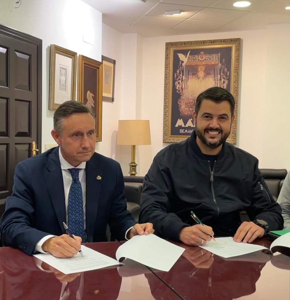 Santa_VeraCruz's tweet photo. 𝐎𝐟𝐢𝐜𝐢𝐚𝐥 | @lapepa_1980 volverá a acompañar musicalmente a María Stma. de la Paloma el próximo Miércoles Santo en Málaga.
#VeracruzALH
#CofradíasMLG https://t.co/v3UMhrTISZ