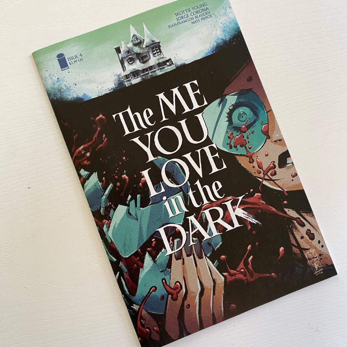 Okay who else is reading The Me You Love in the Dark? Issue 4? Woah! Things are getting REAL! The last issue comes out December 1st. Can't wait to see how <a href="/skottieyoung/">skottie young</a> wraps this up! <a href="/jecorona/">Jorge Corona -Big Sugar-</a> <a href="/ImageComics/">Image Comics</a> #comicbooks #thriller #horror #themeyouloveinthedark