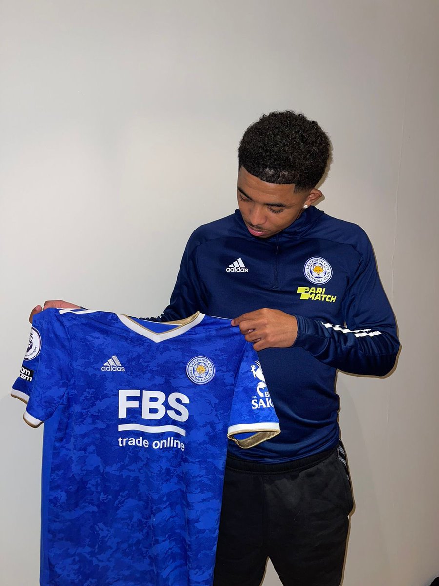 🎁 𝑪𝑨𝑫𝑬𝑨𝑼 𝑬𝑿𝑪𝑬𝑷𝑻𝑰𝑶𝑵𝑵𝑬𝑳
À l'occasion du Space organisé mercredi dernier, Wesley Fofana 3️⃣ vous fait gagner son maillot porté le jour de sa blessure contre Villarreal.

🔁 RT + FOLLOW @Wesley_Fofanaa, <a href="/ActuFoot_/">Actu Foot</a> et <a href="/FabriceHawkins/">Fabrice Hawkins</a>

🍀 Tirage au sort mercredi 1er