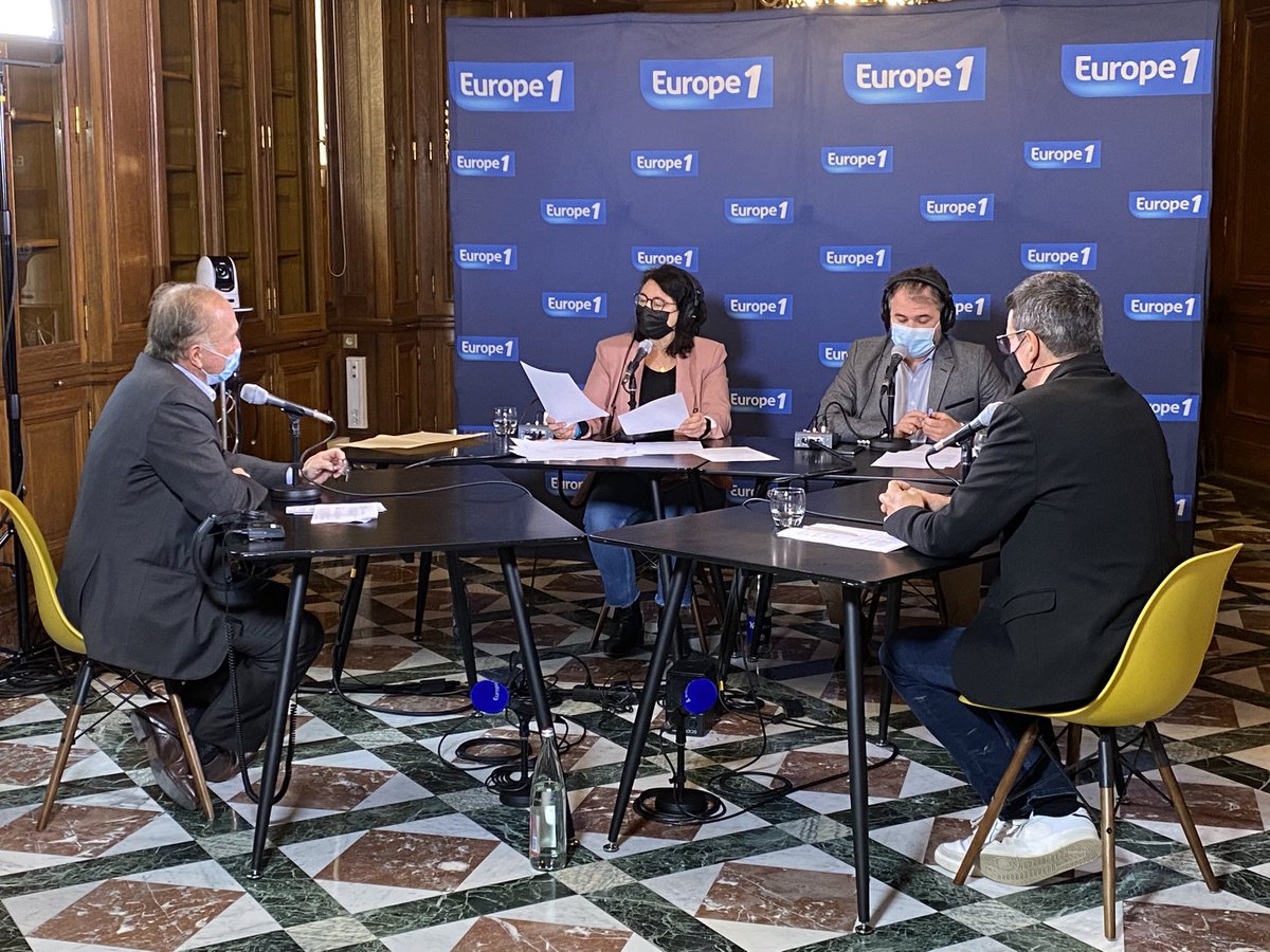 Ce midi La France Bouge ⁦<a href="/Europe1/">Europe 1</a>⁩ est en direct du ⁦<a href="/WorldForumEco/">World Forum for a Responsible Economy</a>⁩ à #Lille avec ⁦<a href="/JPLetartre/">Jean-Pierre Letartre</a>⁩ et @Patrick Seghin PDG de ⁦<a href="/Damart_fr/">Damart</a>⁩ et groupe #Damartex. On parle transformation #RSE des entreprises.