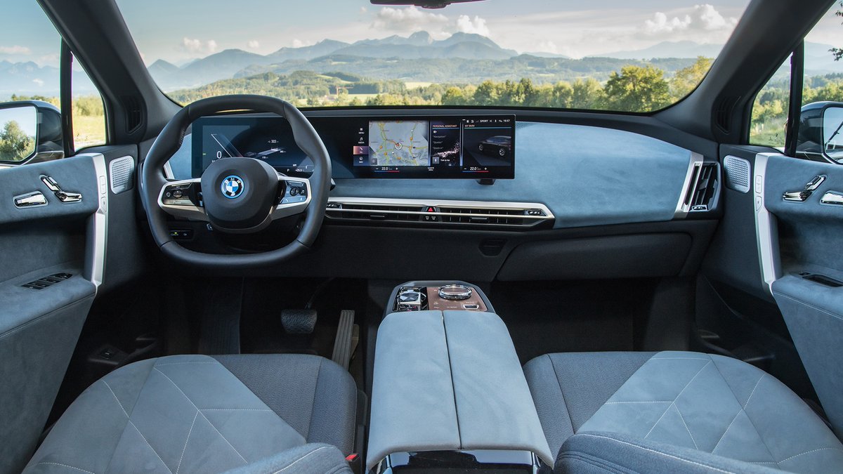 BMW's tweet photo. Take a seat, enjoy the view.
The BMW iX.
#THEiX #BMW #BornElectric https://t.co/YjqsXvhCqC