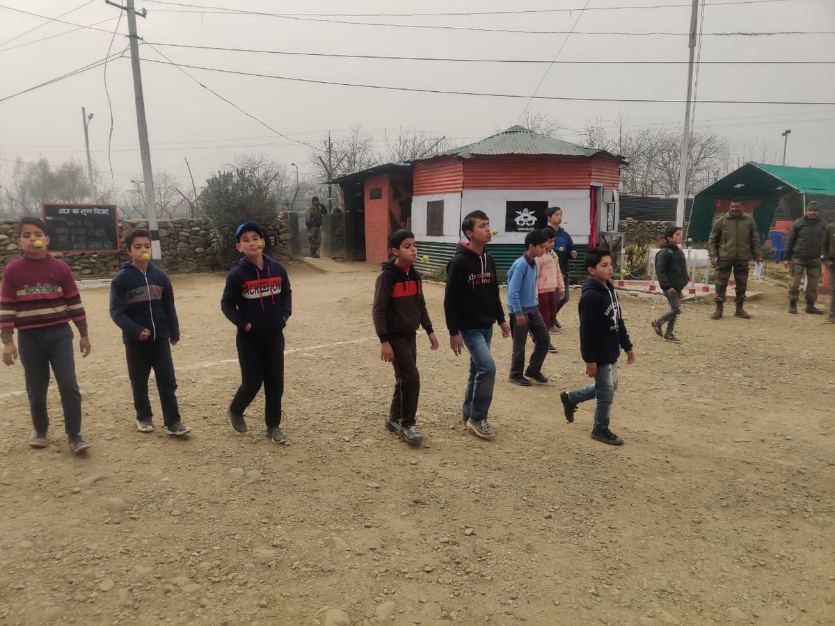 IrshadK87646771's tweet photo. 25 children from Drugmulla village attended A Day With Company Commander.

#IndianArmy
#FitIndia
#KashmirYouth
#SportsForKashmir https://t.co/mmwBNtxvMa