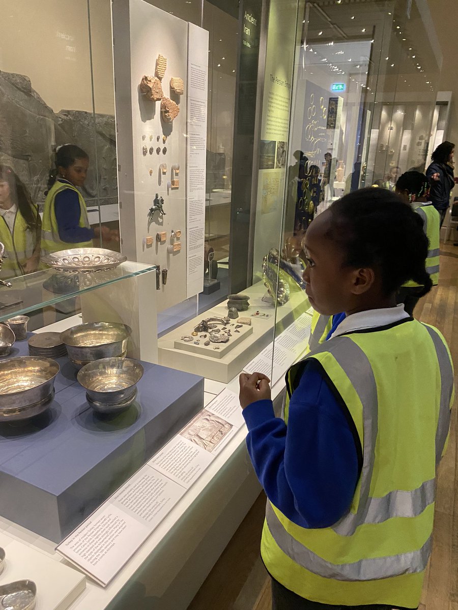 MsKBShaikh's tweet photo. 4W in there element at the British Museum, enjoying the different galleries, especially discovering artefacts found during Roman Britain! @britishmuseum @woodberrydownN4 @MSDinahW @NewWaveFed https://t.co/mTTglTDZr8