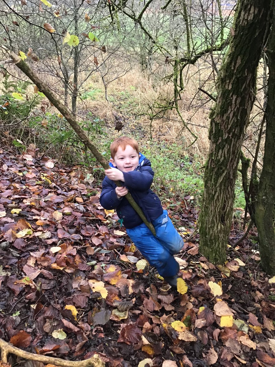 GalstonECC's tweet photo. On woodland Wednesday today we continued to explore our new wooded area! We were really interested in building our own structures. So we planned them out on paper before using natural materials to construct our dens. 🪵🌳🍁🍂 https://t.co/aOpBq7maoF