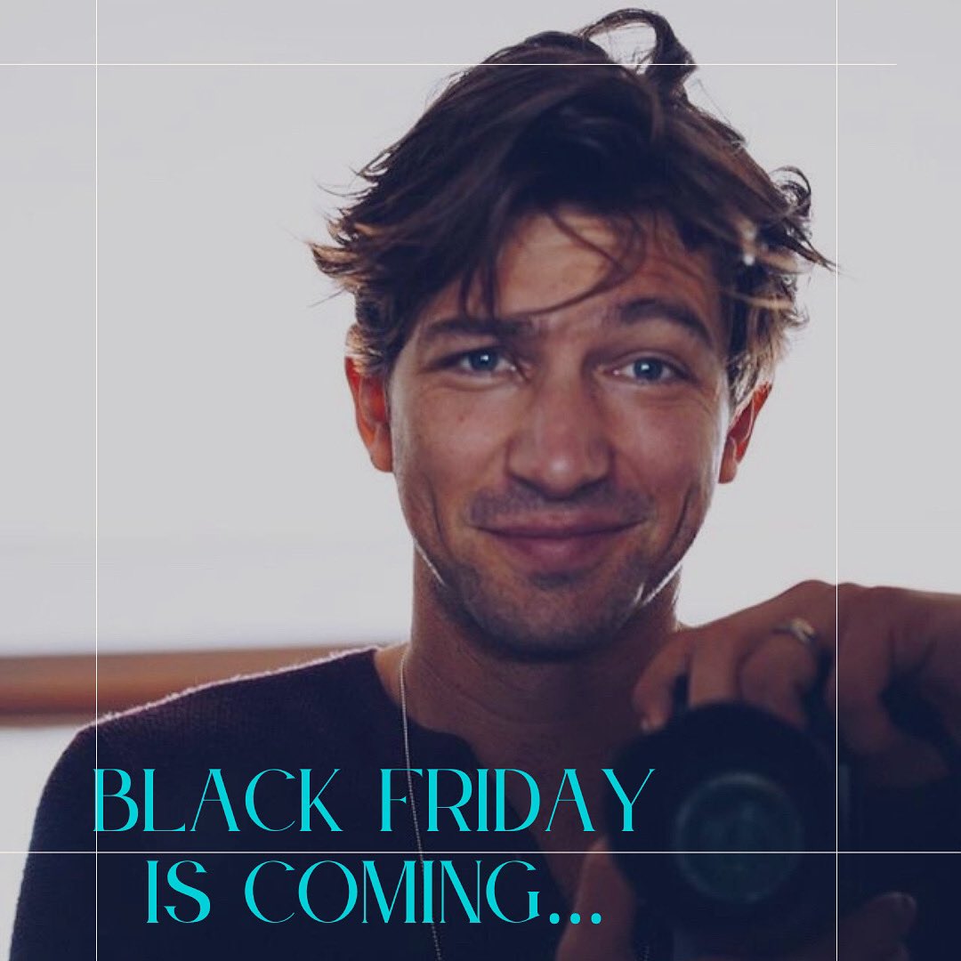 SandraMir_'s tweet photo. ⚠️ AVISO a vuestra pila de libros pendientes…
Este viernes quizás crezca… 😝😝
#BlackFriday is coming…
¡El viernes os cuento más! 🥰😘
#ebook #ofertablackfriday #Entureflejo https://t.co/aHXMd8Ftzy