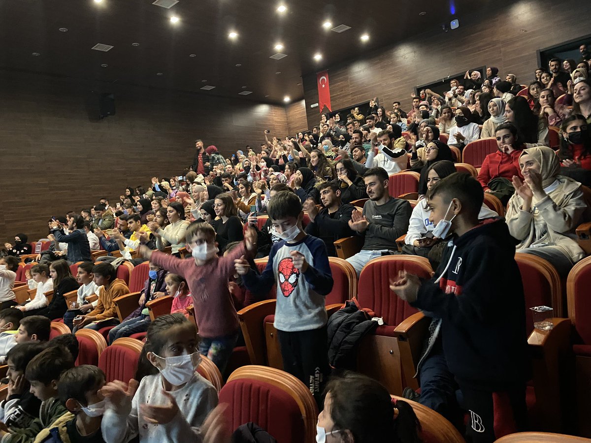 Öğretmenler günü sebebiyle bizleri misafir eden başta Siirt Üniversitesi Rektörümüz Sn. Prof. Dr. Nihat ŞINDAK, Eğitim Fakültesi Dekanlığına ve emeği geçen herkese teşekkür ederiz. <a href="/bahattinelik6/">bahattin çelik</a> <a href="/dnzdp1979/">Deniz Edip</a> <a href="/MemTillo/">Tillo_MEM 🇹🇷</a> <a href="/tillokaymakam/">Tillo Kaymakamlığı</a> <a href="/SiirtValiligi/">Siirt Valiliği</a> @siubasin