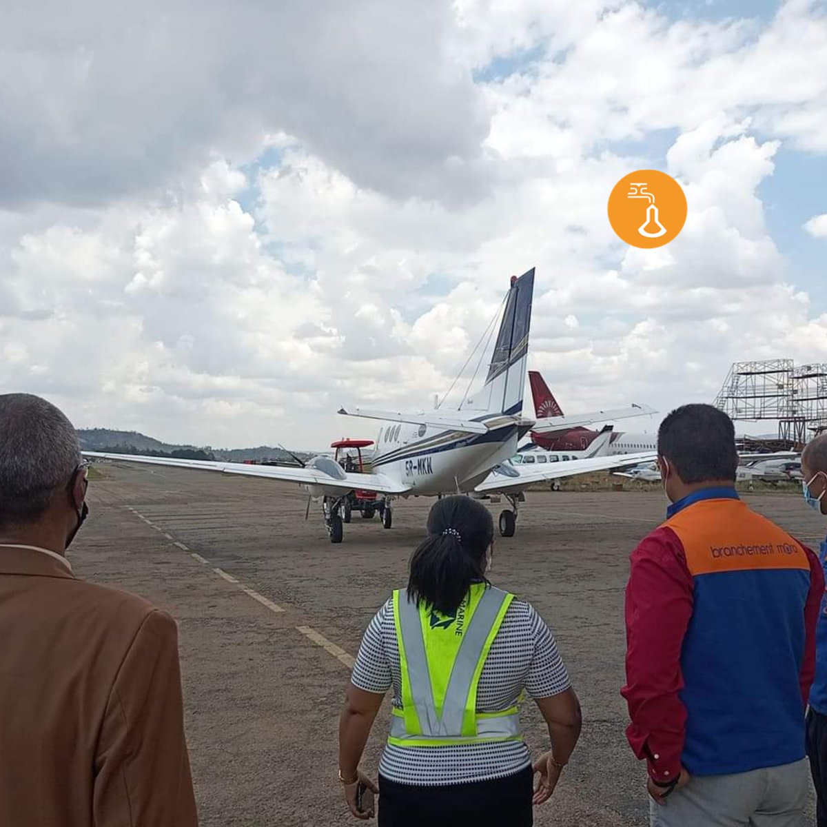 JiramaOfficiel's tweet photo. #JIRAMA - #MEAH: Recours à la pluie provoquée pour Antananarivo
Les conditions sont remplies, à partir de ce jour, pour provoquer la pluie à Antananarivo. L'action vise à rehausser le niveau des barrages hydroélectriques et les stations de traitement d'eau.
#AlefaJIRAMA https://t.co/WbOCI2pT6c