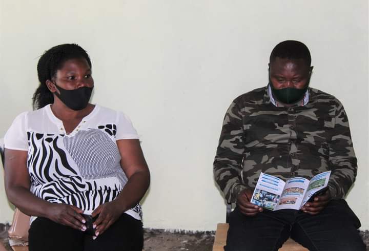 and_pdd's tweet photo. Later in the afternoon they visited @and_pdd office #Cyanika where they saw the #Peacelibrary and held some discussions on on how to progress helping the citizens improve their standards of living by fighting hunger and poverty
@BureraDistrict @Foodgrains @mccorg https://t.co/LC25WmOk5U
