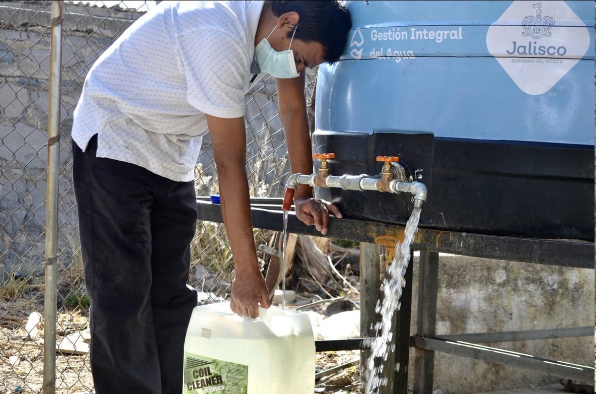 CANAL44TV's tweet photo. Tras un año de crisis de agua en los hogares de la metrópoli, ¿Qué opinas de que el @siapagdl pretenda que la tarifa de uso doméstico aumente hasta 150 por ciento? 💧

Participa con 👇
@belenzapatam @sonia_ssi @joseangelgtz @realjosefina @paraleloveinte @IsaackdeLoza https://t.co/Z1iEhDlMJi