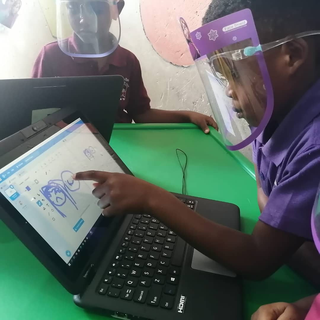Siyafunda_ctc's tweet image. #siyafundactc🇿🇦 #codingmode👍
It's always great to share knowledge with the younger generation. Empowering them to grow in their communities.
#100daysofcode
#africacodeweek
#siyafundactc
#coding
#codingisfun