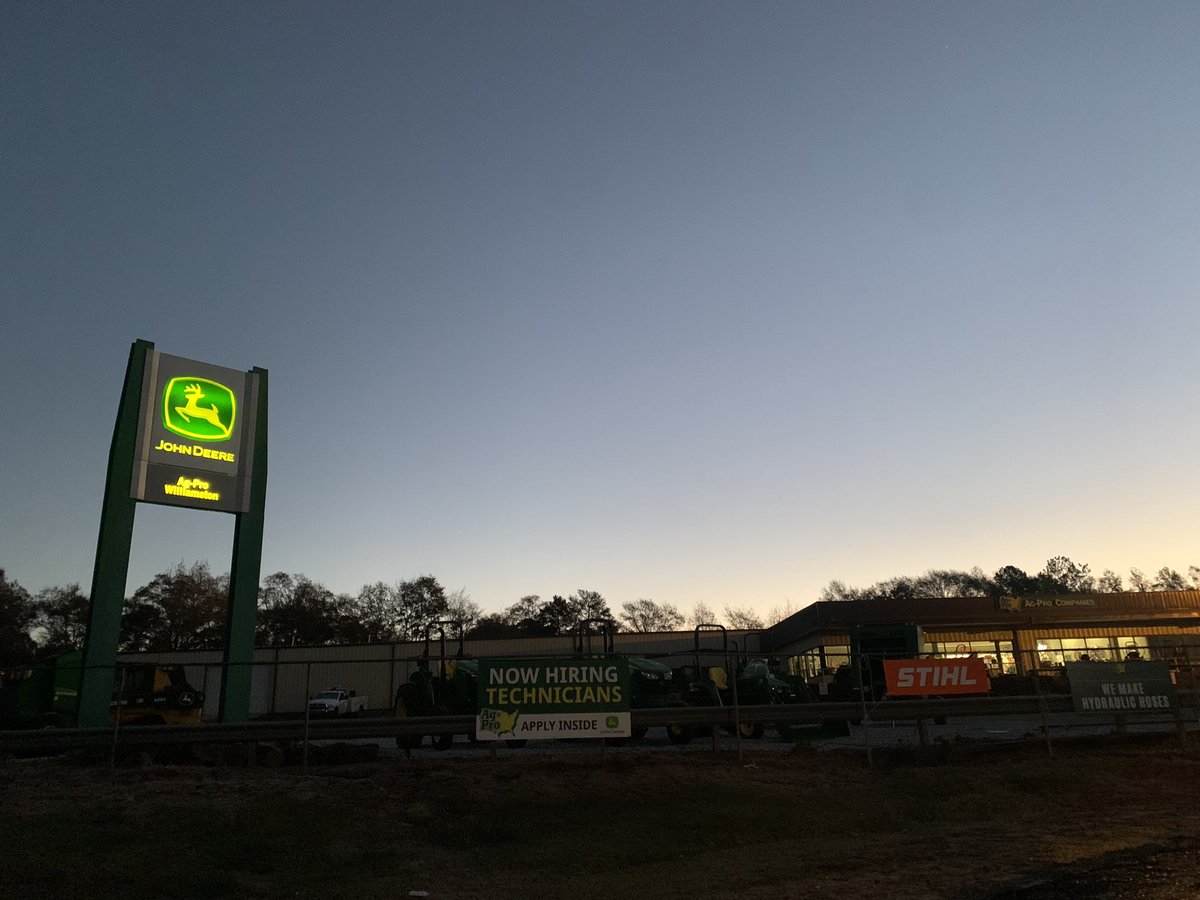 nicoledavisSC's tweet photo. Tomorrow… Turkey 🦃
Today… Work-y 🛠
@AgProCo #johndeere #FirstOneIn https://t.co/AyOxgkUivO