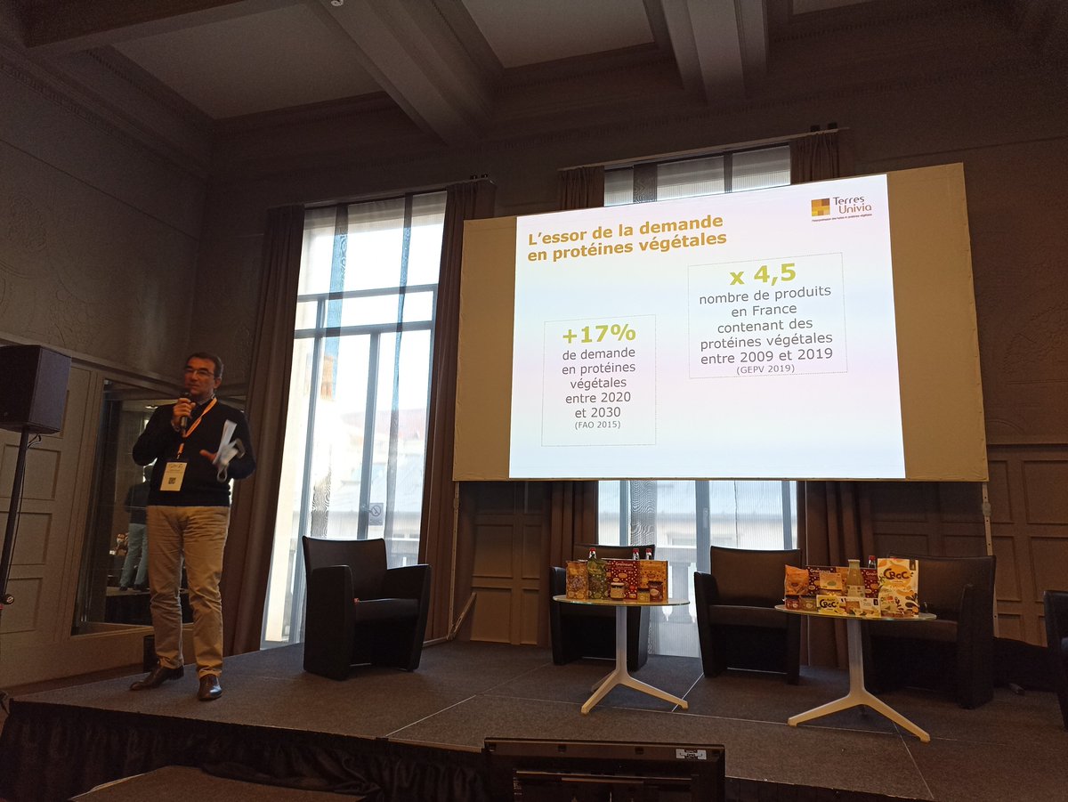 Pour Laurent Rosso Directeur de l’Interpro « Les études montrent que la demande en #ProteinesVégetales va augmenter de 17% entre 2020 et 2030. L’utilisation de #legumineuses dans l’alimentation se positionne dans une dynamique de croissance sans précédent  » #oleopro2021