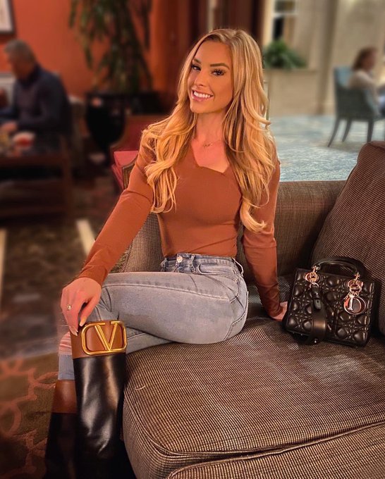 I&rsquo;d make a cute date if I ever went out 👀 #AboutLastNight #Ootd https://t.co/4xf9ClW05m<a href="/tag/aboutlastnight"class="tags">#AboutLastNight</a><a href="/tag/ootd"class="tags"><span>#ootd</span></a>
