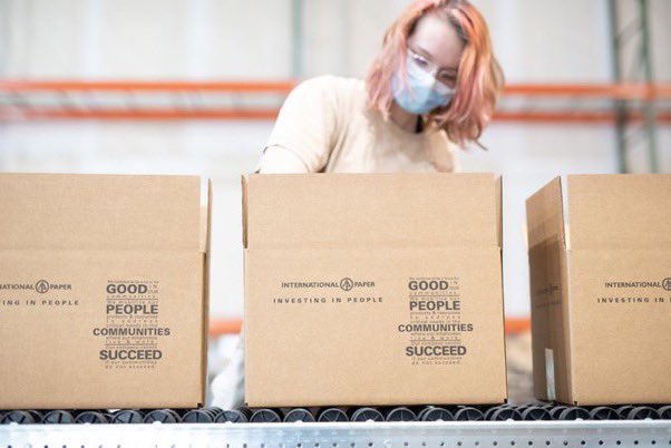 IntlPaperGR's tweet photo. We're donating $288,000 to @FeedingAmerica to #HelpFillTheBoxes. Feeding America partner food banks in IP communities across the U.S. are receiving $2,500 as part of the collaboration to combat food insecurity.
At IP, it’s more than a box. It’s hope. #InvestingInPeople https://t.co/otzgSg7wwd