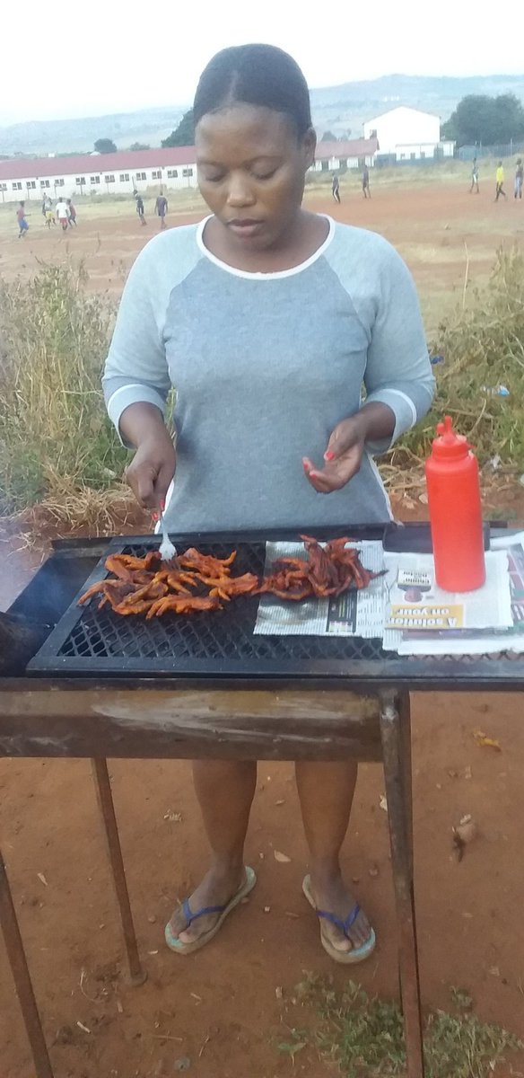 fikilemaluleke1's tweet photo. @1life_insurance I'm a college student and I'm struggling with transport money then I decided to start a small business of selling chicken feets everyday
 after school 
#life
#itStartWithMe https://t.co/XWwPGJzEut