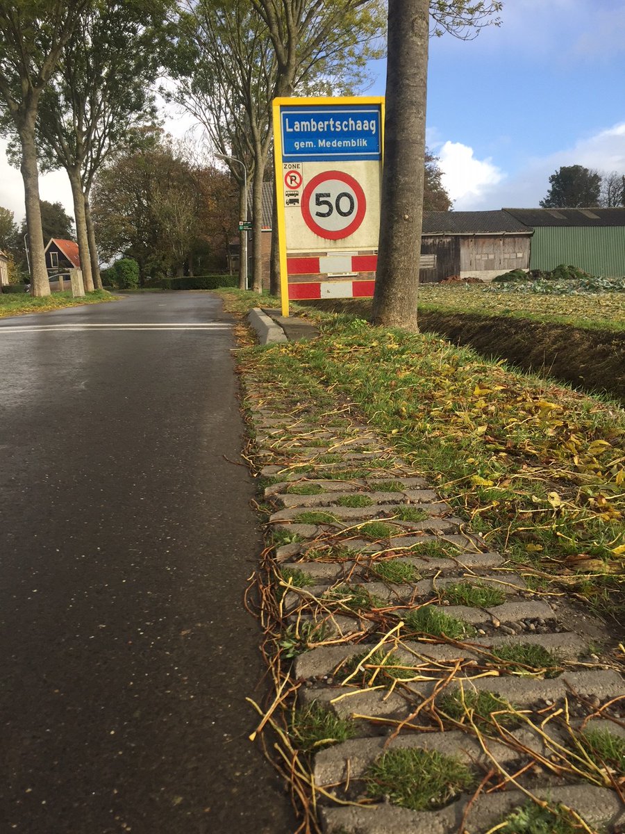 vdboschbeton's tweet photo. #Reduton® Cementloos beton
Op onderstaande foto's een mooi project voor het Hoog Heemraadschap. Hier hebben ze onze Reduton® grasbetonblokken verwerkt.
Bent u ook benieuwd naar alle mogelijkheden? Neem gerust contact met ons op! #Beton #Duurzaamheid #Co2Reductie #Cementloos #GWW https://t.co/4ZnvvGHZmn