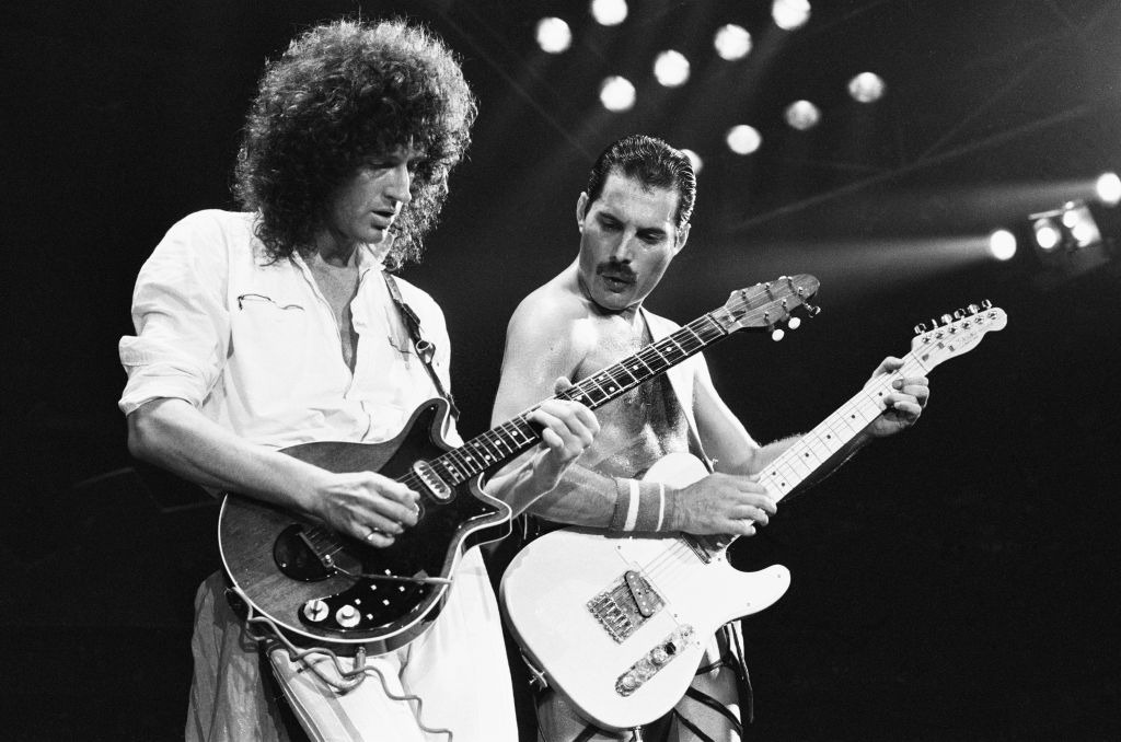 30 years without you, Freddie Mercury. We love you forever and I hope you are in a better place and keeping up with and protecting every other member of Queen. You will forever be a legend to me and the world. I love you 🖤💌