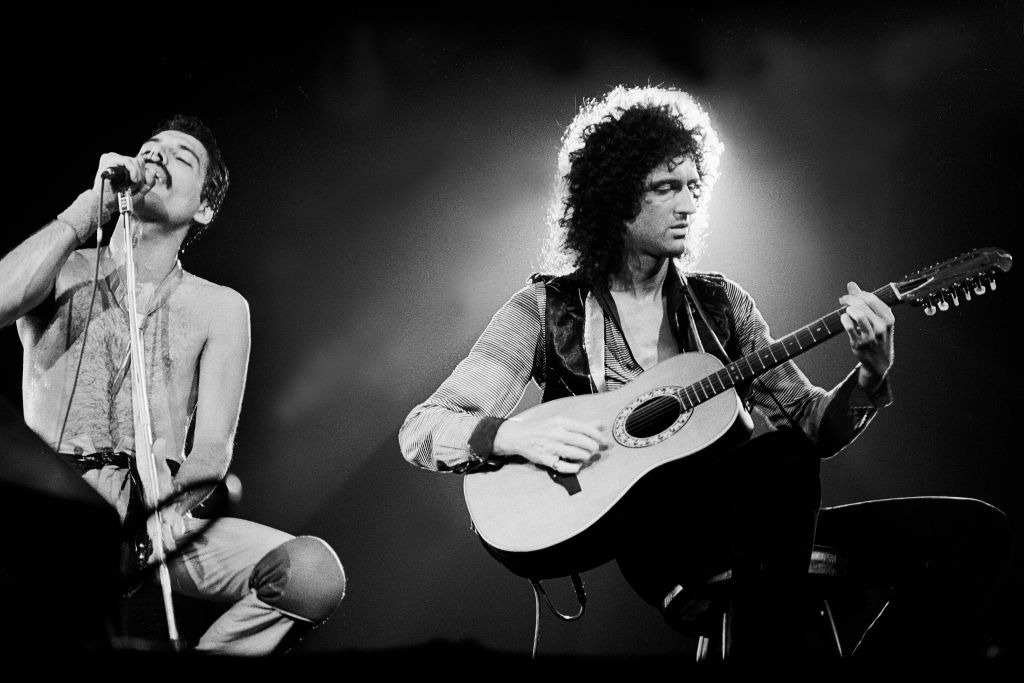 comfortbrianmay's tweet photo. 30 years without you, Freddie Mercury. We love you forever and I hope you are in a better place and keeping up with and protecting every other member of Queen. You will forever be a legend to me and the world. I love you 🖤💌 https://t.co/H3LxqbHKGf