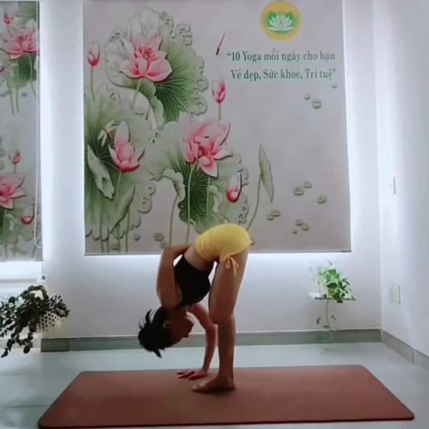 10'Yoga
youtu.be/hVcWRoxf3Zo