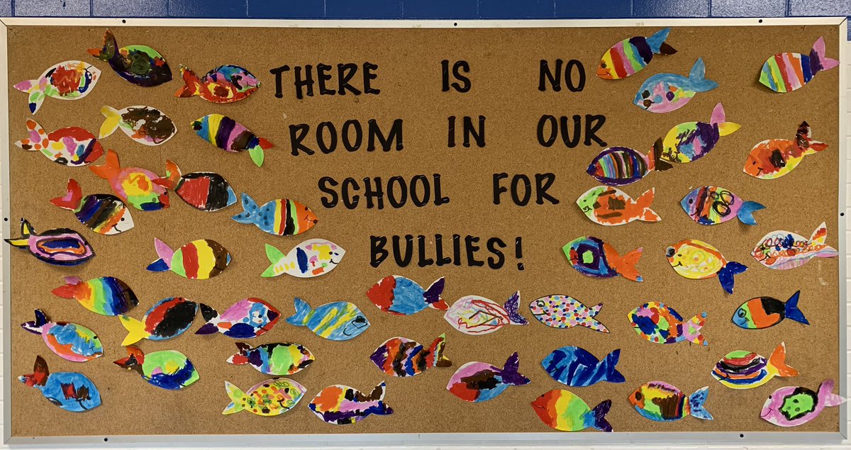 kinder_kings's tweet photo. We read the book #therainbowfish for #AntiBullyingWeek We then made our own unique fish to complete our bulletin board. #lkdsb @Mrsdunnsclass1 @93duker9 @LKDSB @LKelempro https://t.co/5RPDwegSRG