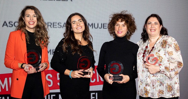 Sumamos fuerzas con <a href="/CocaColaEP_es/">Coca-Cola EP Iberia</a> para apoyar a mujeres #emprendedoras en #GiraMujeres 👏 Enhorabuena a las finalistas, mujeres que han participado, y las ganadoras <a href="/FigueroaHelga/">Helga Figueroa Alcaide</a>, <a href="/mariaromero_ch/">María Romero Charneco</a>, Yla Eunice y Enedina González

Descubre más aquí 👉 esic.edu/noticias/sumam…
