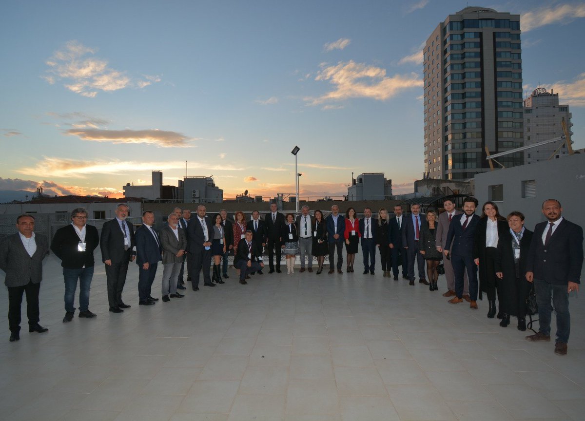 gokhanbozkurt09's tweet photo. İzmir'de düzenlenen Ege Baroları başkanları ve delegeleri Toplantısı sonucunda, aşağıda imzası bulunan bizler TBB seçimlerinde Av. Erinç Sağkan'ı destekleme konusunda karar birliğine vardığımızı meslektaşlarımıza ve kamuoyuna saygıyla duyururuz. @erincsagkan @avozkanyucel https://t.co/KxHwVUzDqy