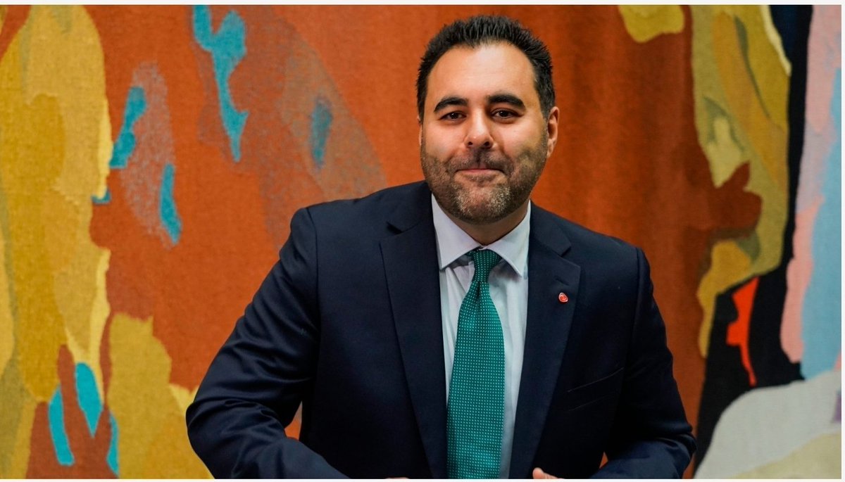 MaqsoodAsi's tweet image. Mesud Gharhakhani (39) who lives in #Drammen, was born in #Tehran, and will be the first president of the #Storting with an #immigrant background

Nominated by the Labor Party as the new Speaker of the Parliament

#stortingspresident

@Nettavisen